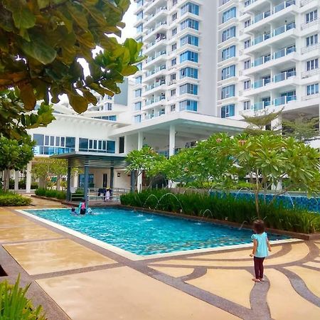 Putra 1 Pool Homestay Bandar Seri Putra Kampong Sungai Buah Buitenkant foto